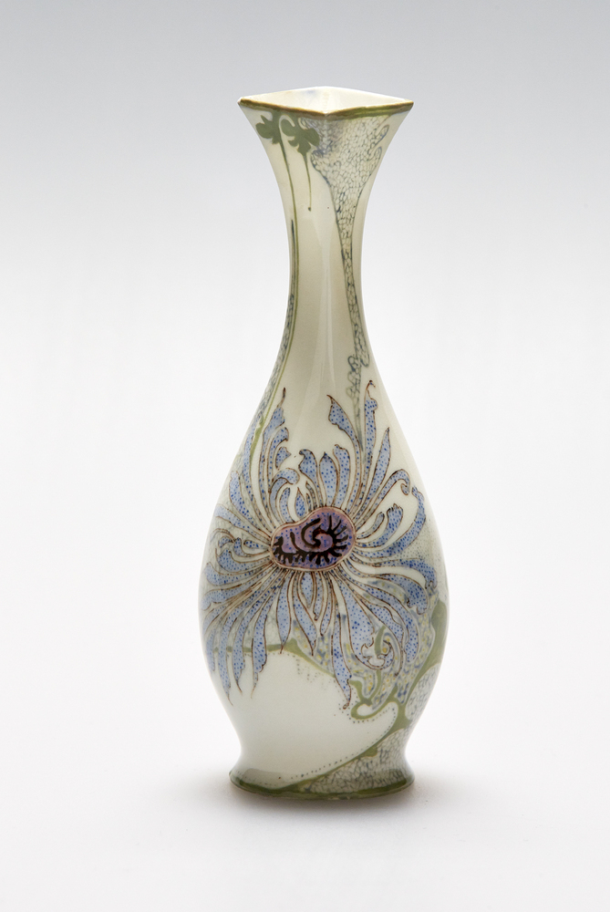 21058 - Vase - Sainsbury Centre