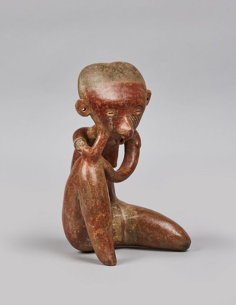 851 - Figure kneeling on one knee - Sainsbury Centre
