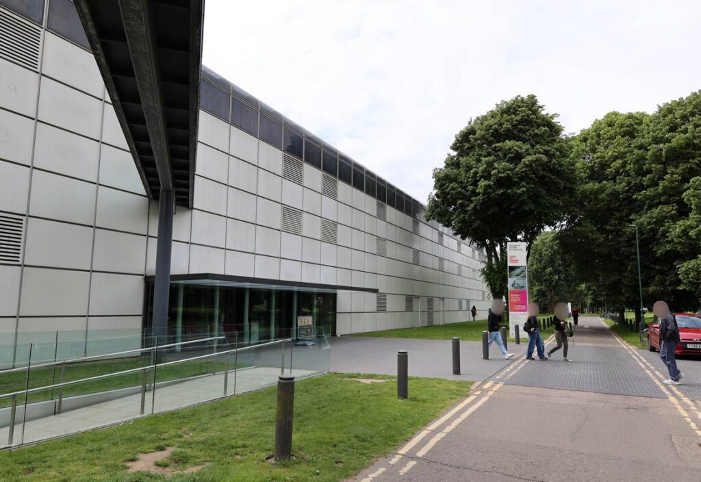 Outdoor entrance to an art museum